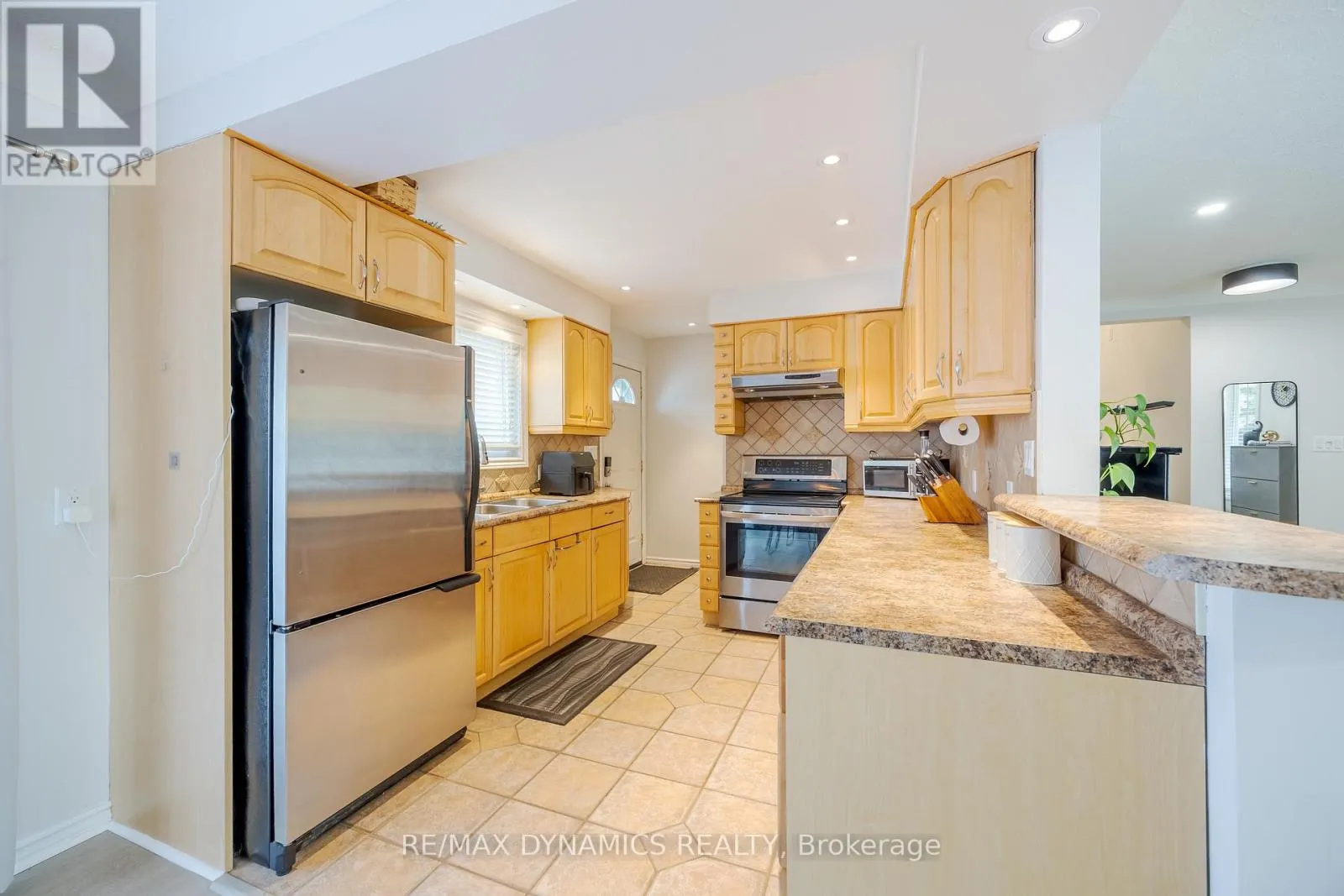 87 ROCHELLE DRIVE
