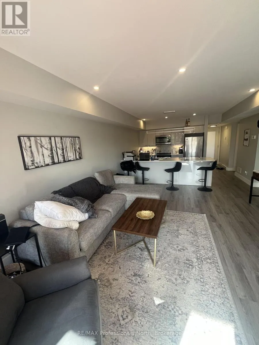 202 - 3 TREE TOPS LANE #202