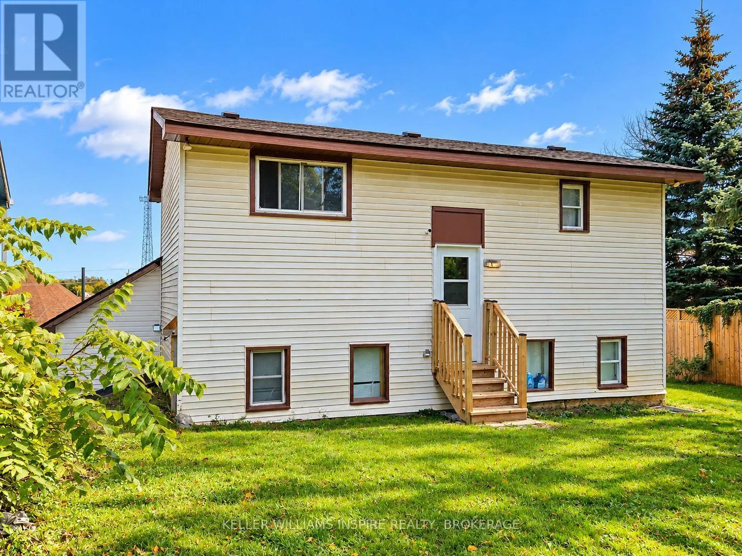 52 WALLBRIDGE CRESCENT