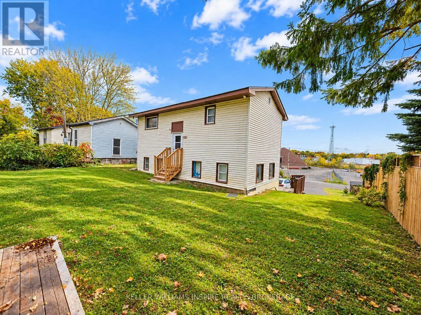52 WALLBRIDGE CRESCENT
