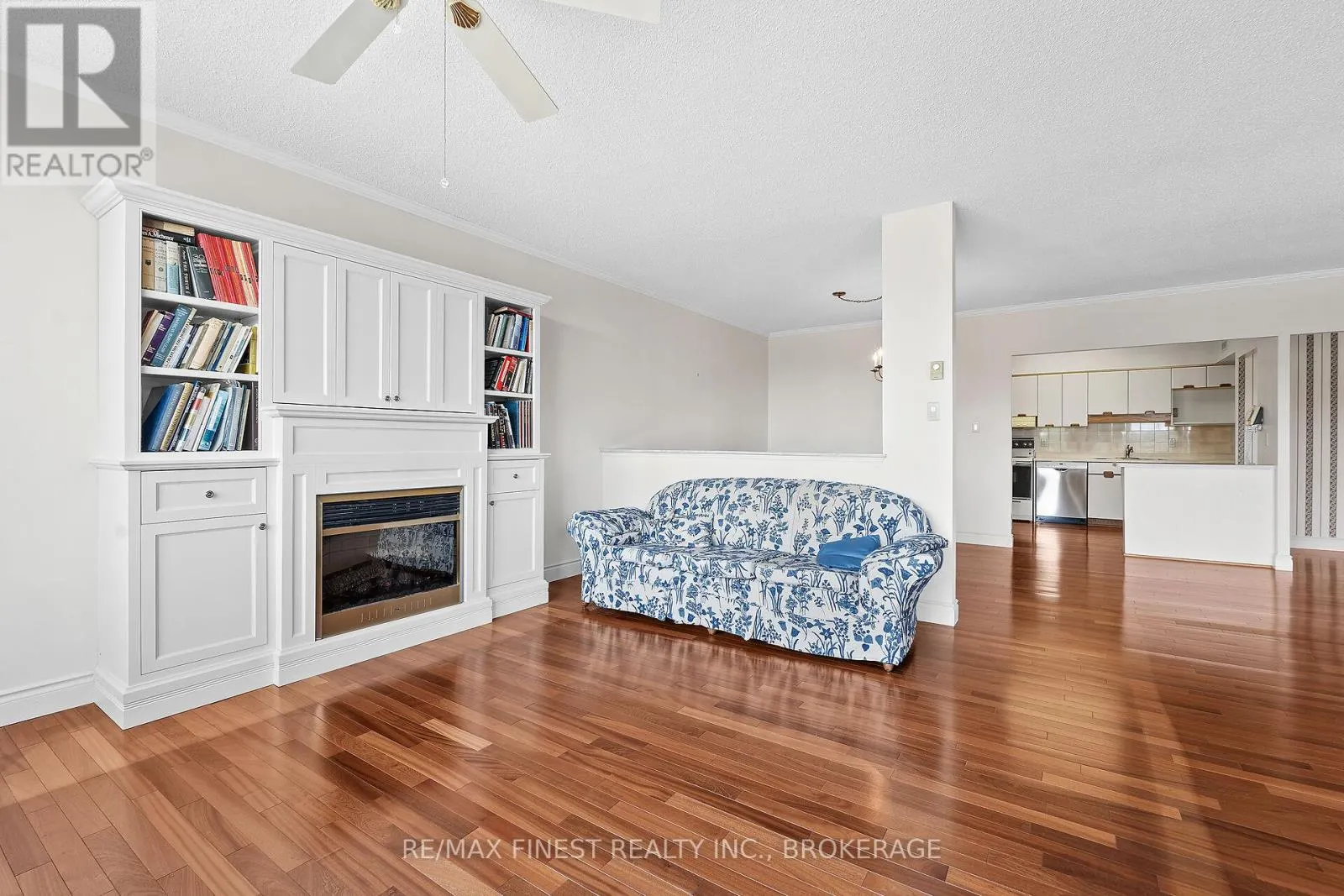 302 - 1000 KING STREET W #302