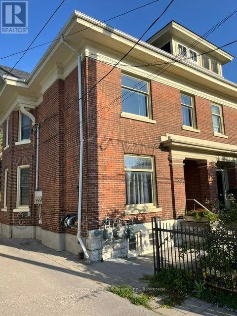 2 - 324 GEORGE STREET #2
