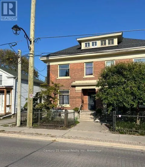 2 - 324 GEORGE STREET #2