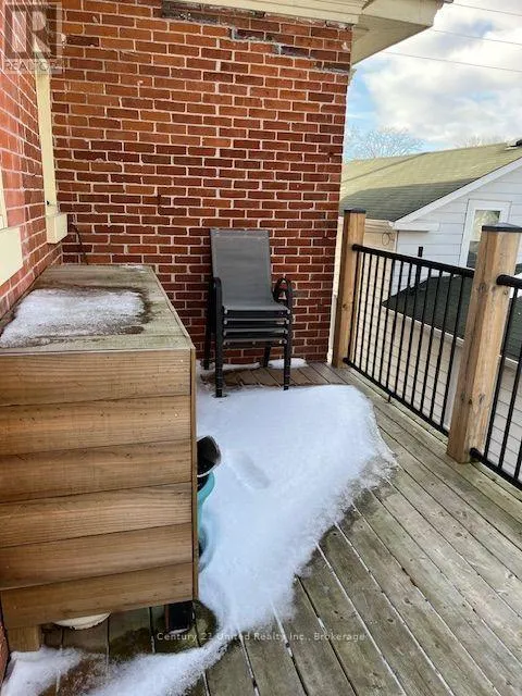 2 - 324 GEORGE STREET #2