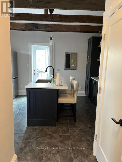 2 - 324 GEORGE STREET #2