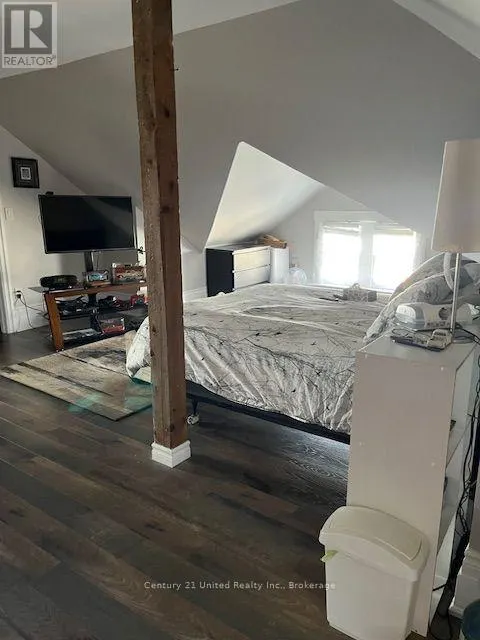 2 - 324 GEORGE STREET #2
