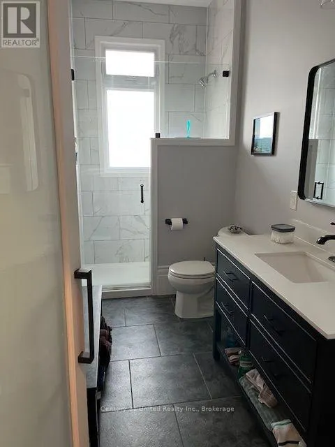 2 - 324 GEORGE STREET #2