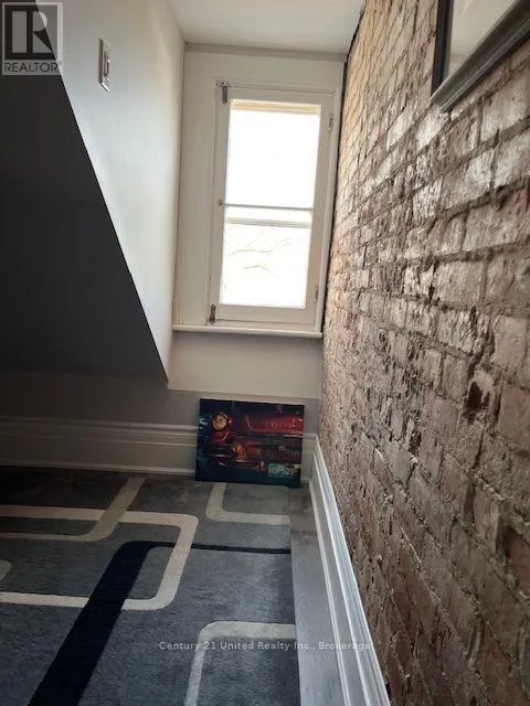 2 - 324 GEORGE STREET #2