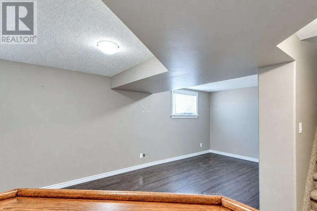 1651 CRIMSON CRESCENT