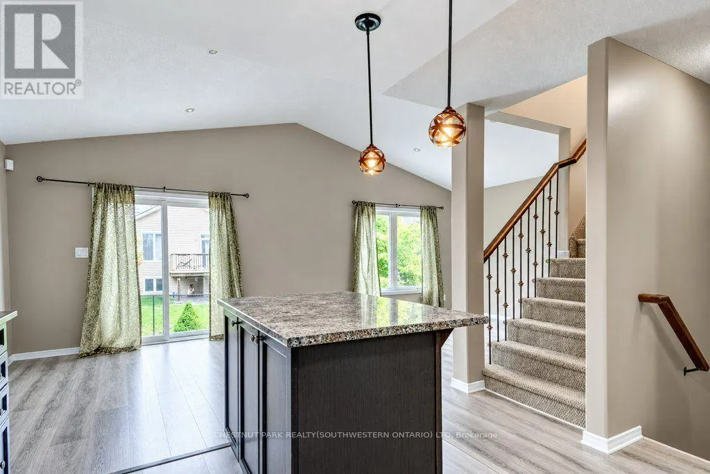 1651 CRIMSON CRESCENT