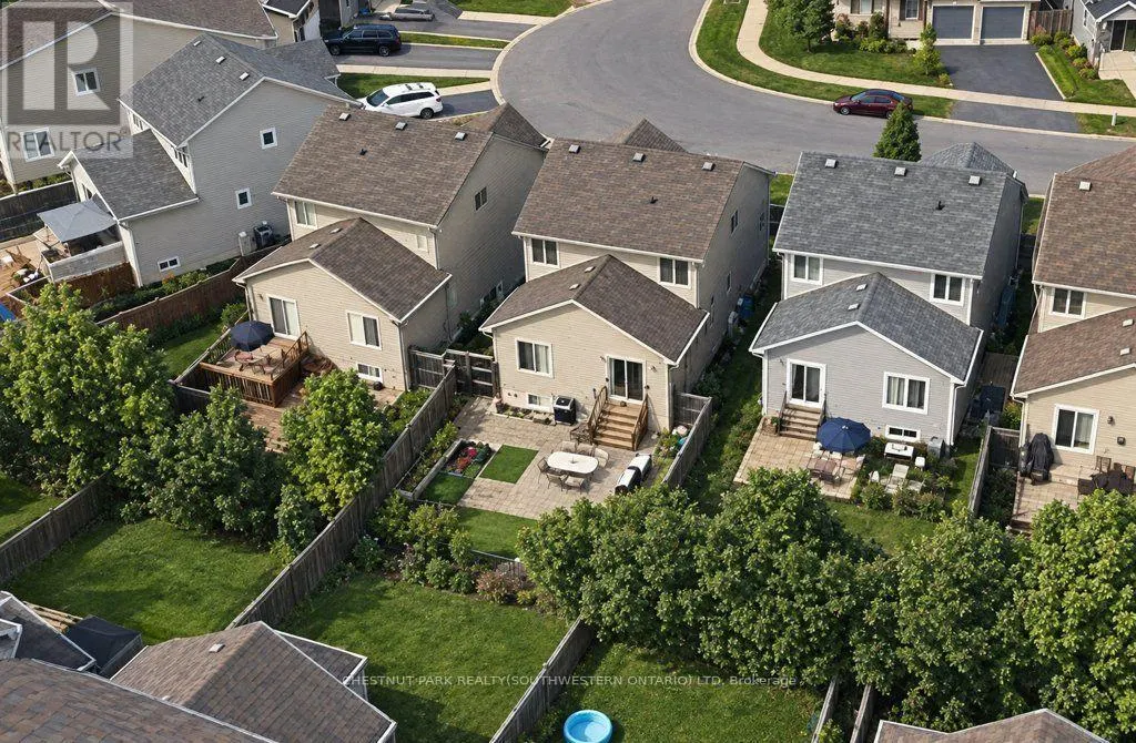 1651 CRIMSON CRESCENT