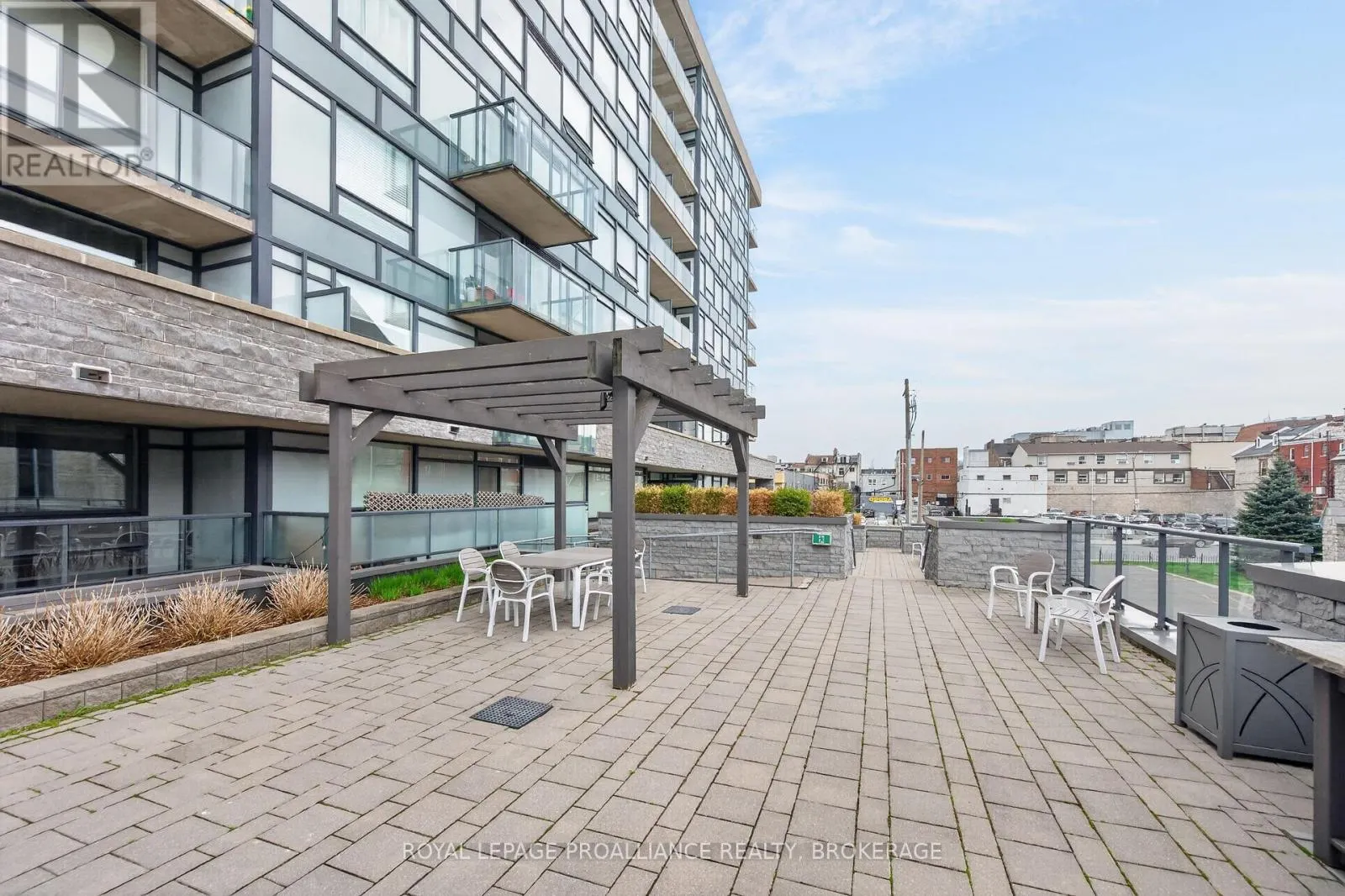 A2 - 121 QUEEN STREET #A2