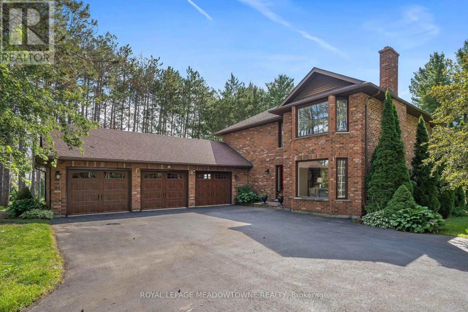 4 PINE RIDGE ROAD