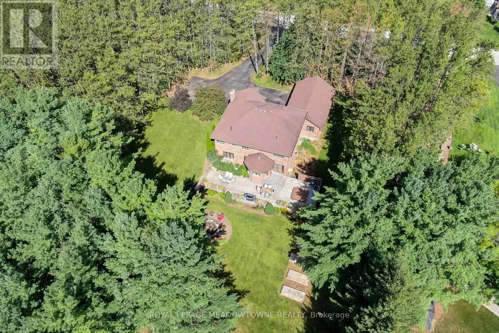 4 PINE RIDGE ROAD