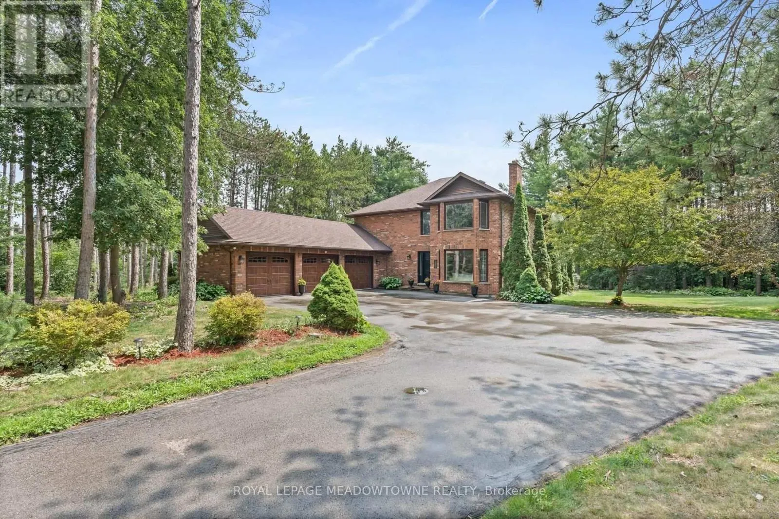 4 PINE RIDGE ROAD