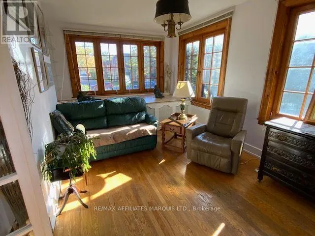 425 SECOND ST. E STREET E