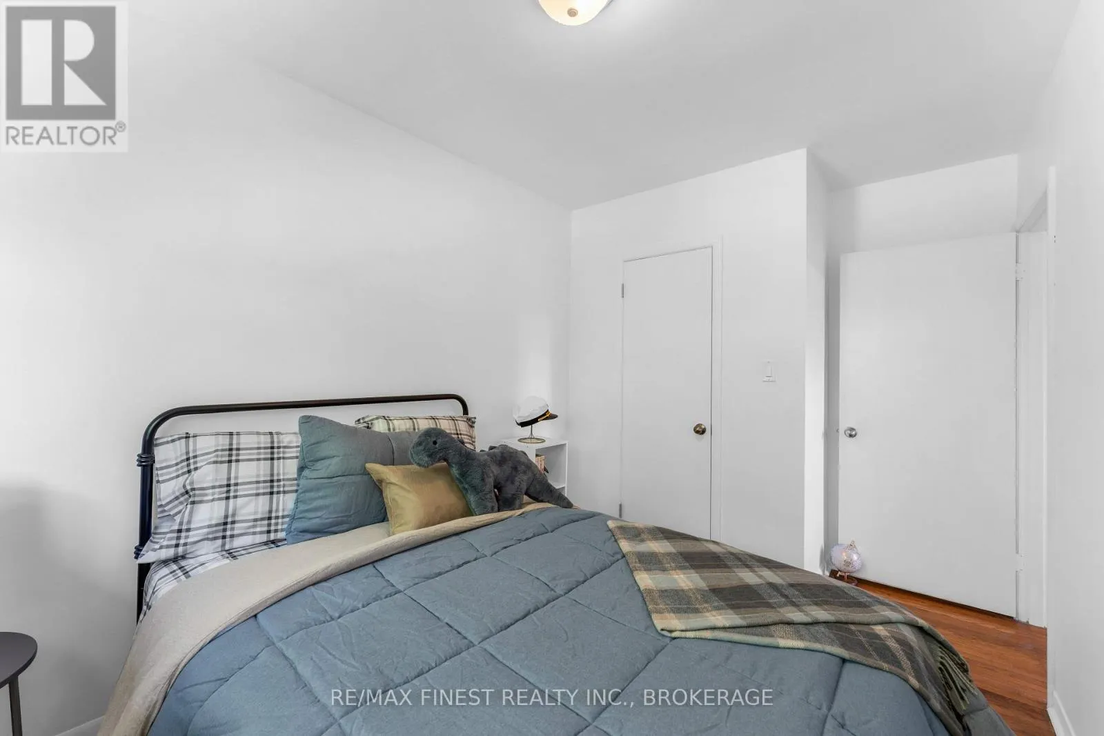 330 MEADOWCREST ROAD