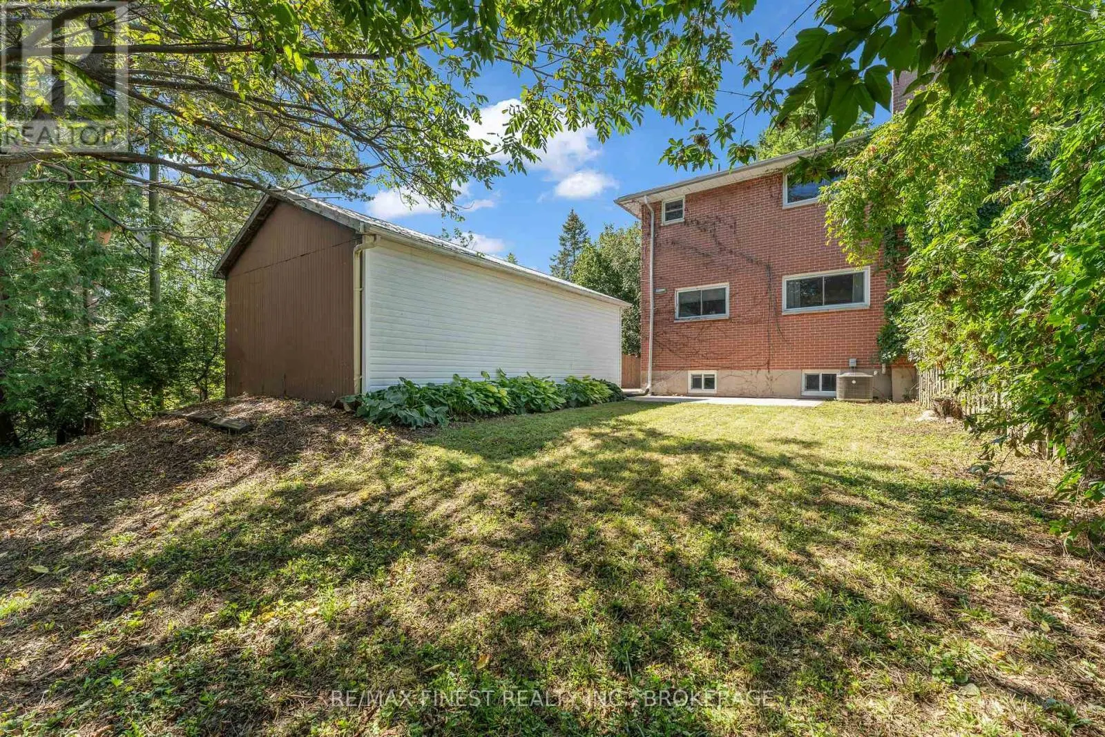 330 MEADOWCREST ROAD