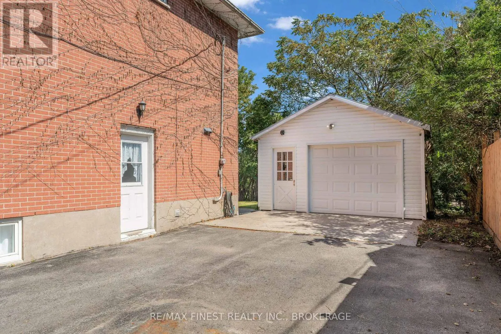330 MEADOWCREST ROAD