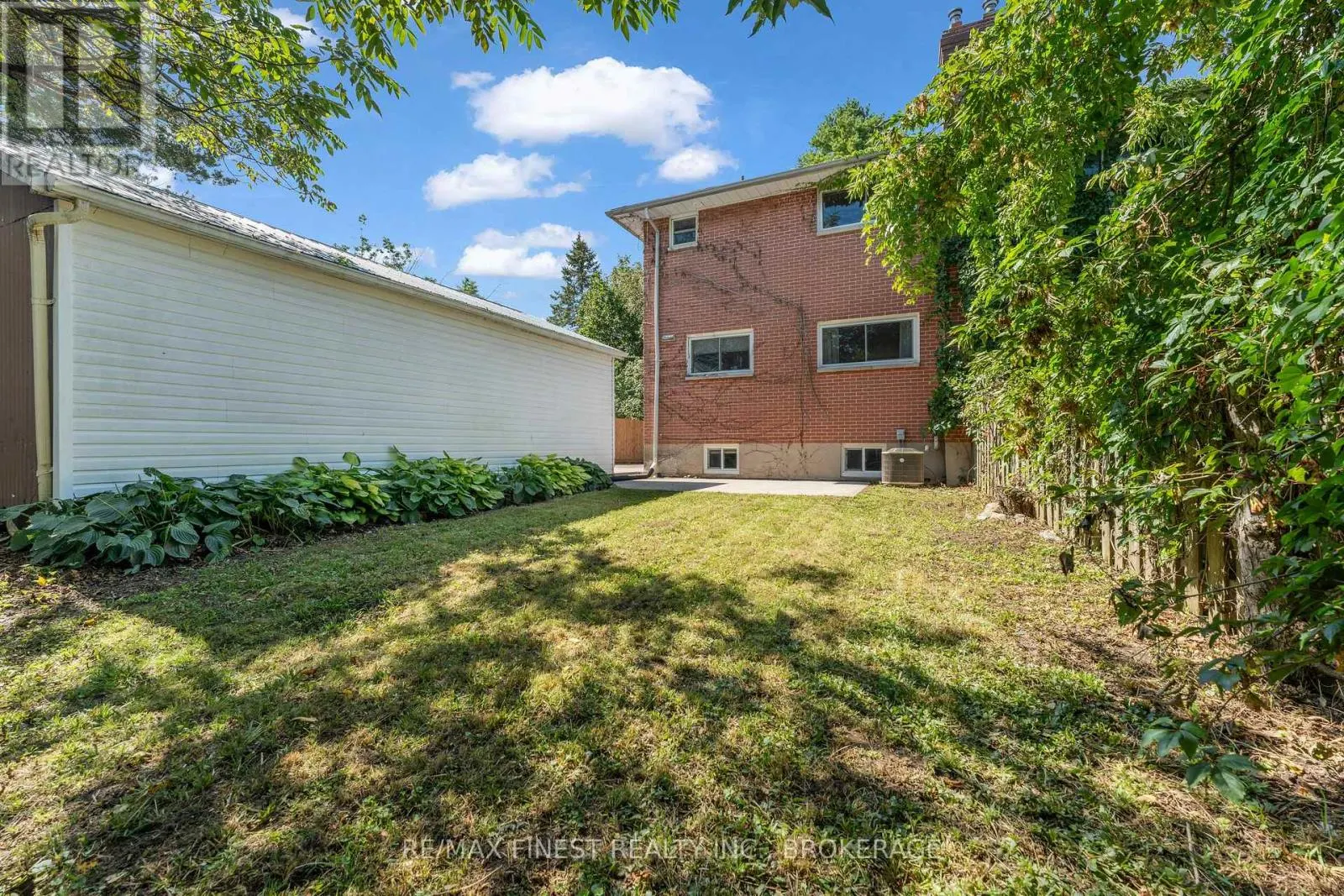 330 MEADOWCREST ROAD