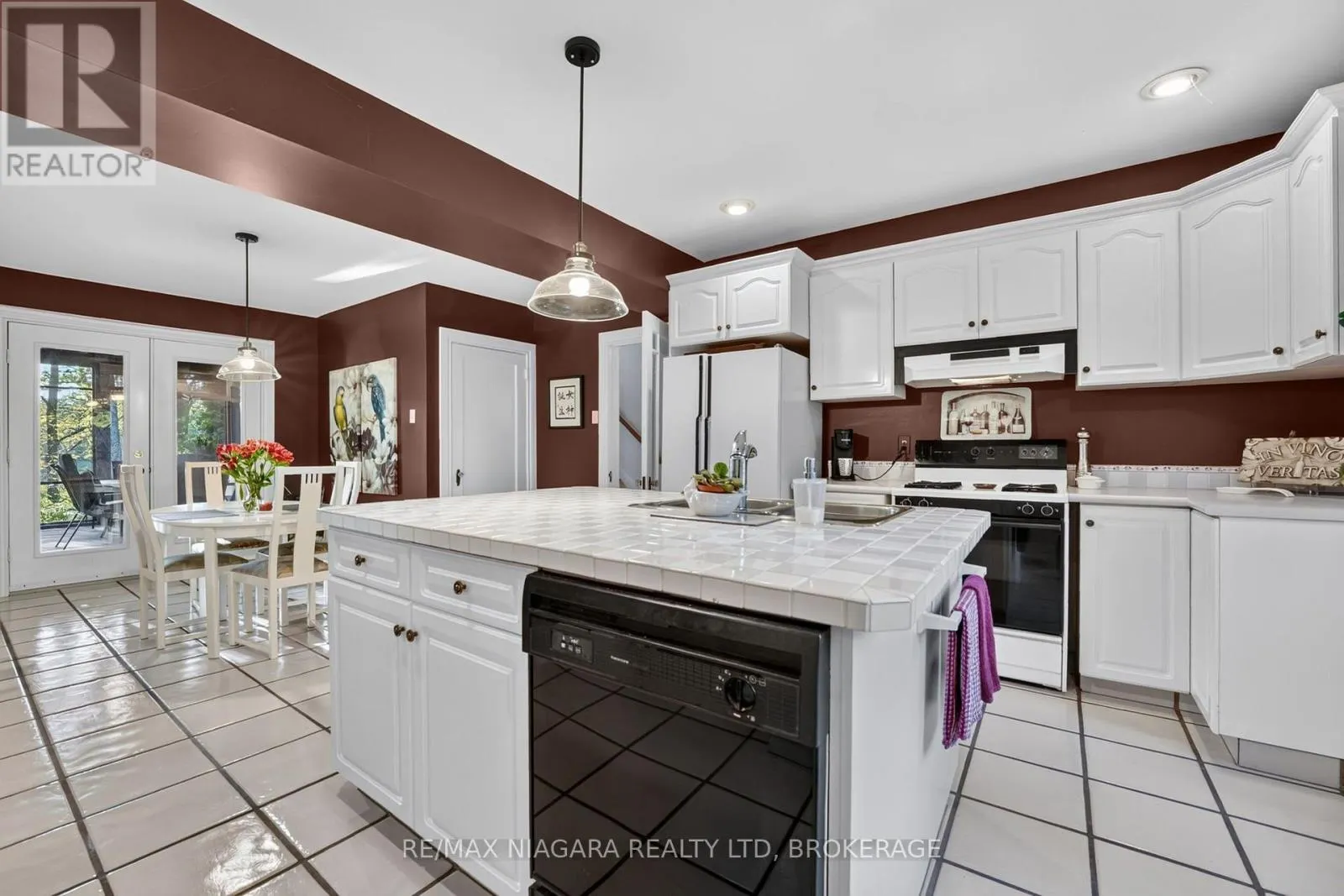 1577 GREGORY ROAD