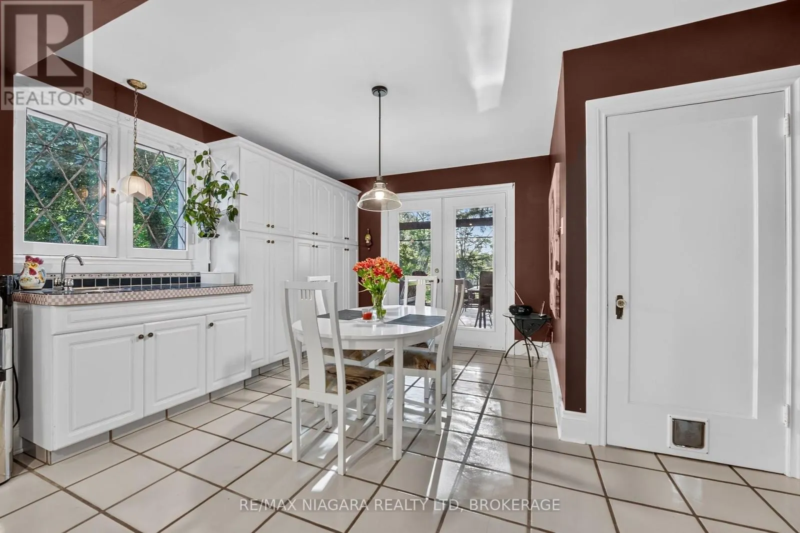 1577 GREGORY ROAD
