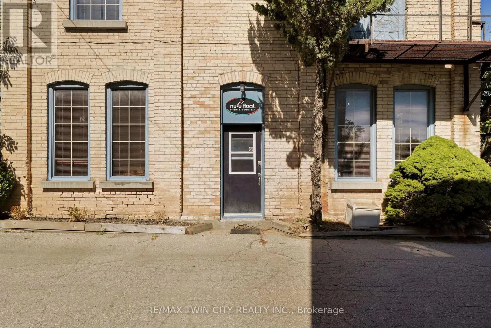 BACK - 200 GRAND RIVER AVENUE