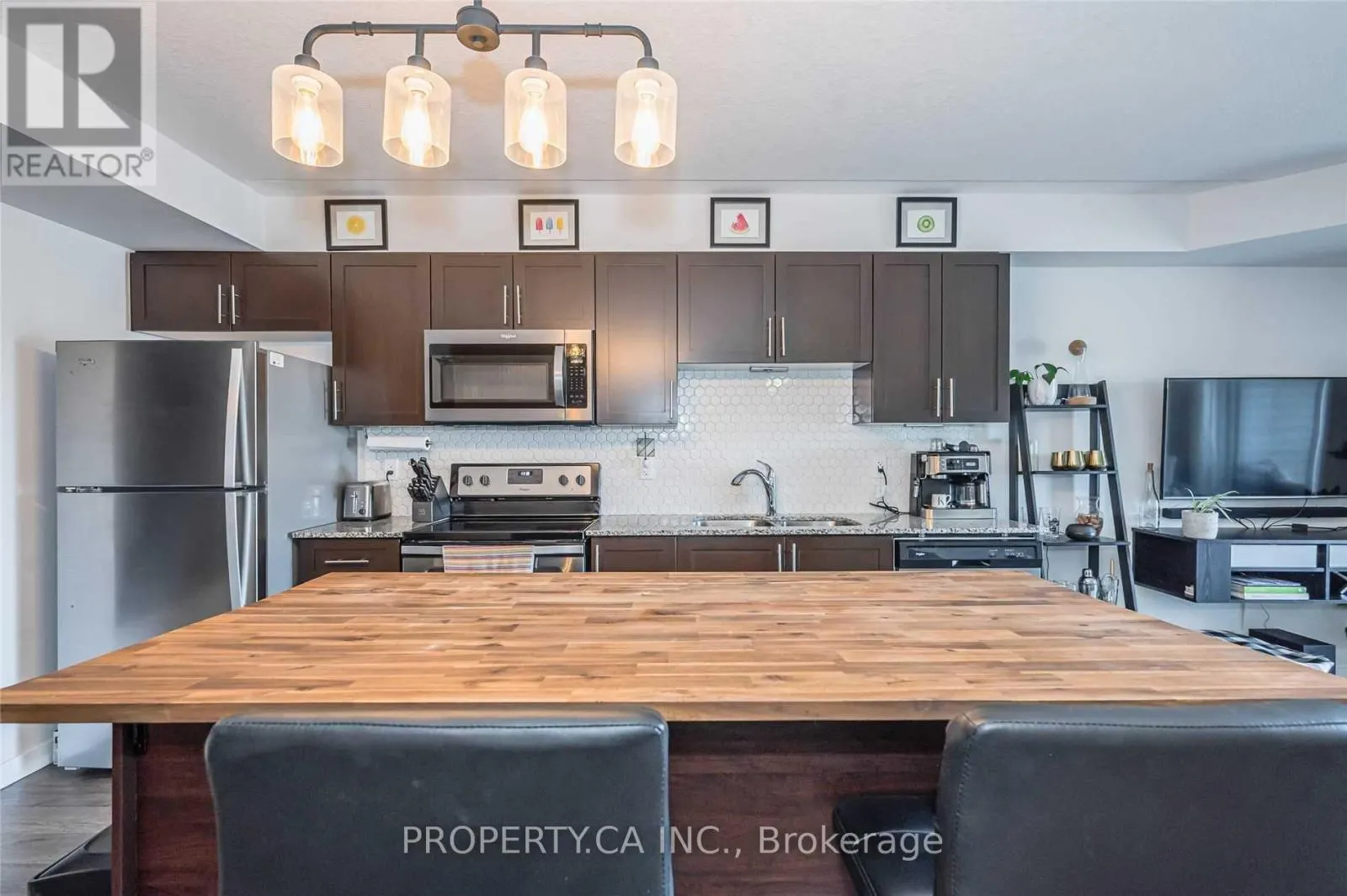 301 - 25 KAY CRESCENT