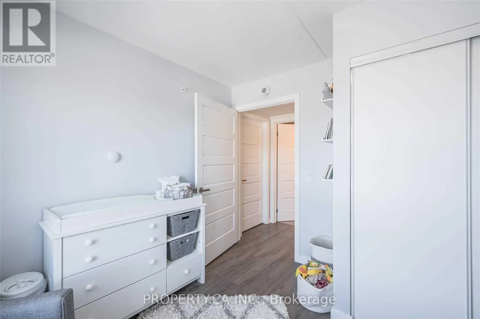 301 - 25 KAY CRESCENT