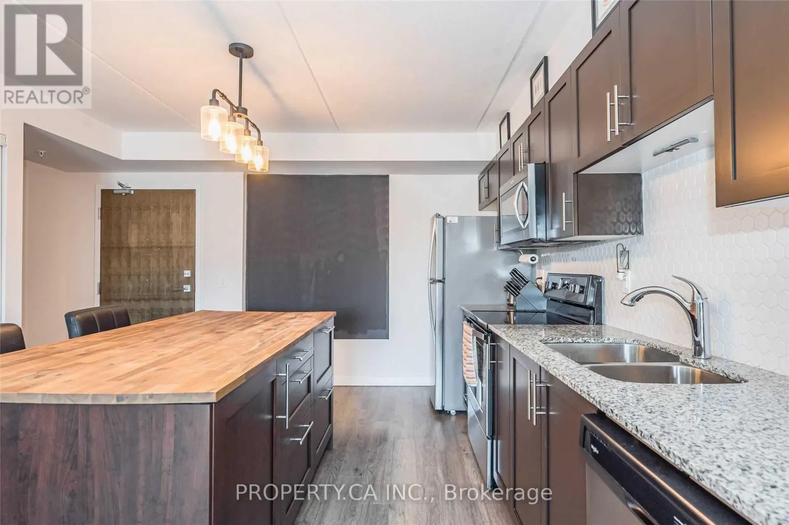 301 - 25 KAY CRESCENT