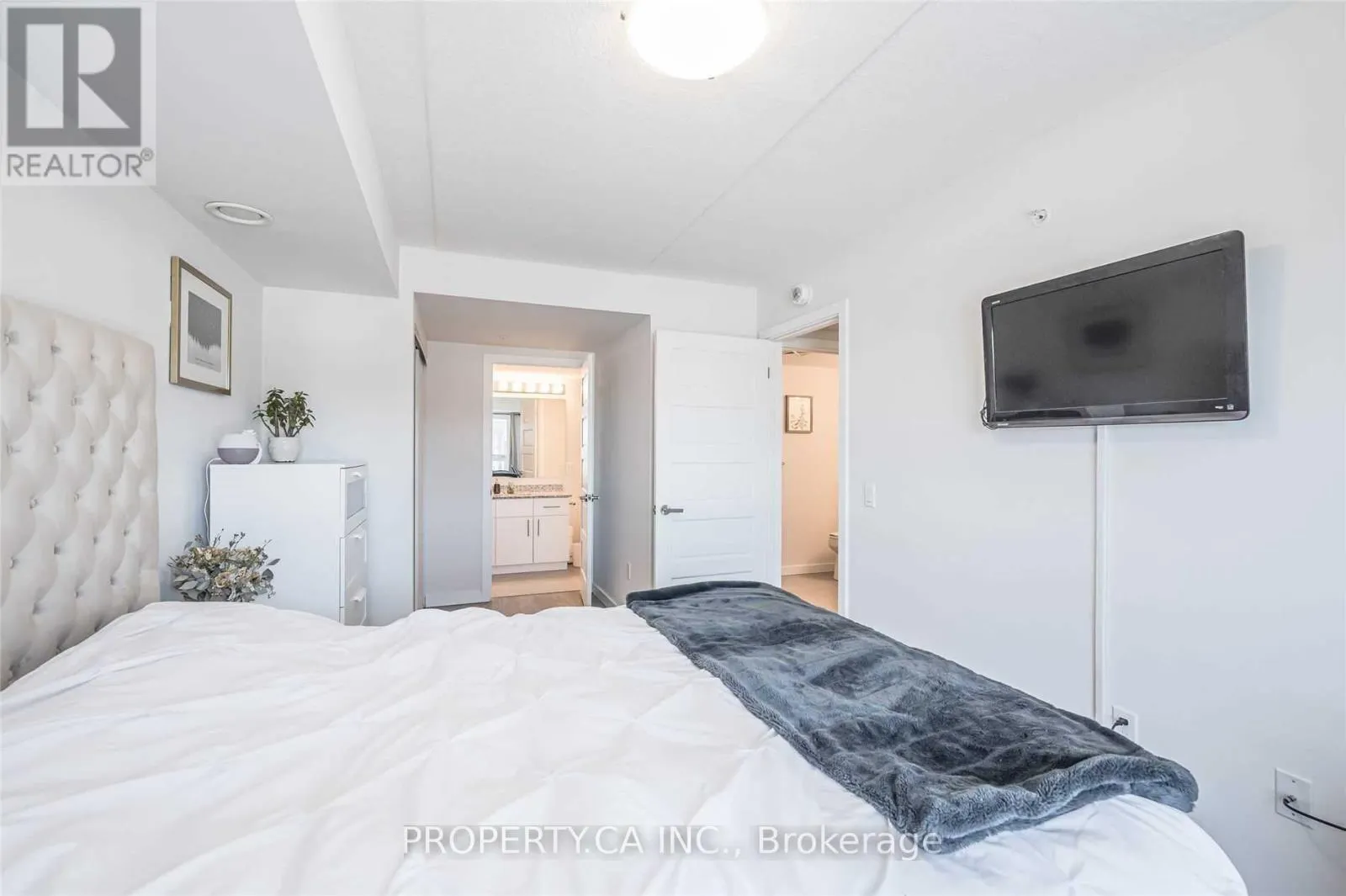 301 - 25 KAY CRESCENT