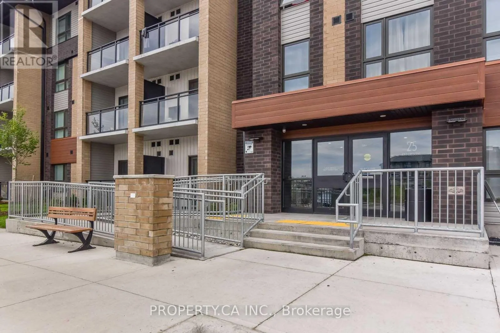 301 - 25 KAY CRESCENT
