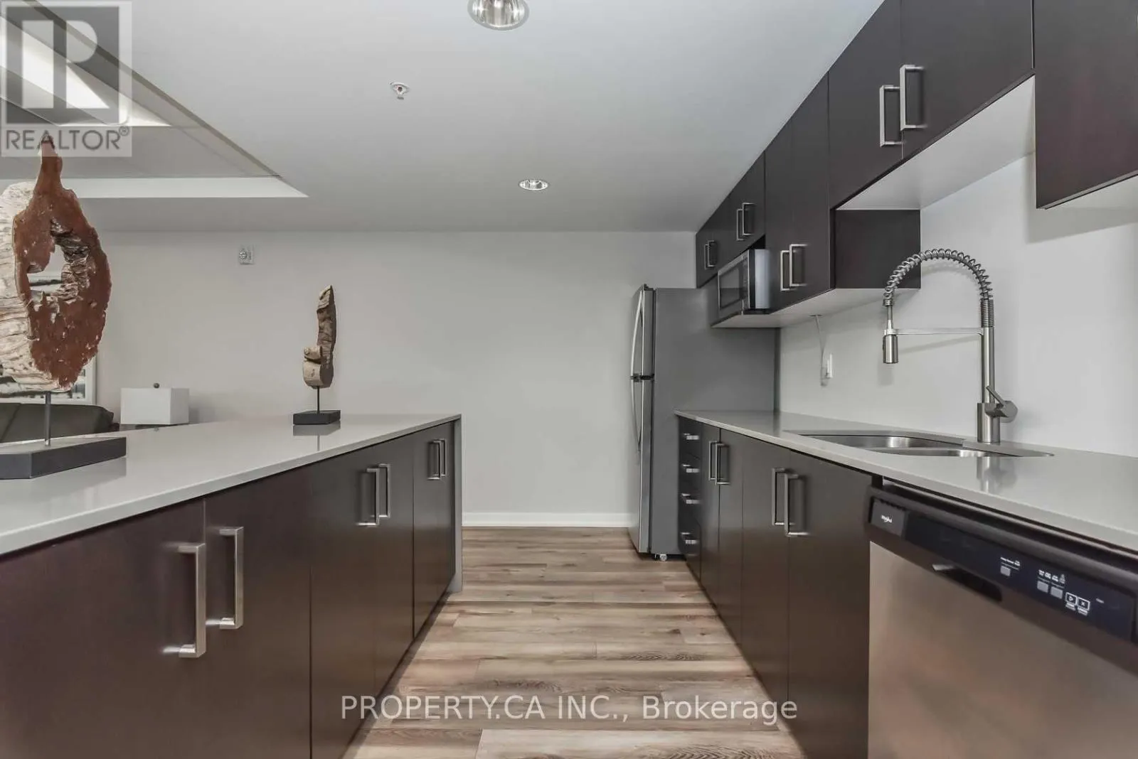 301 - 25 KAY CRESCENT
