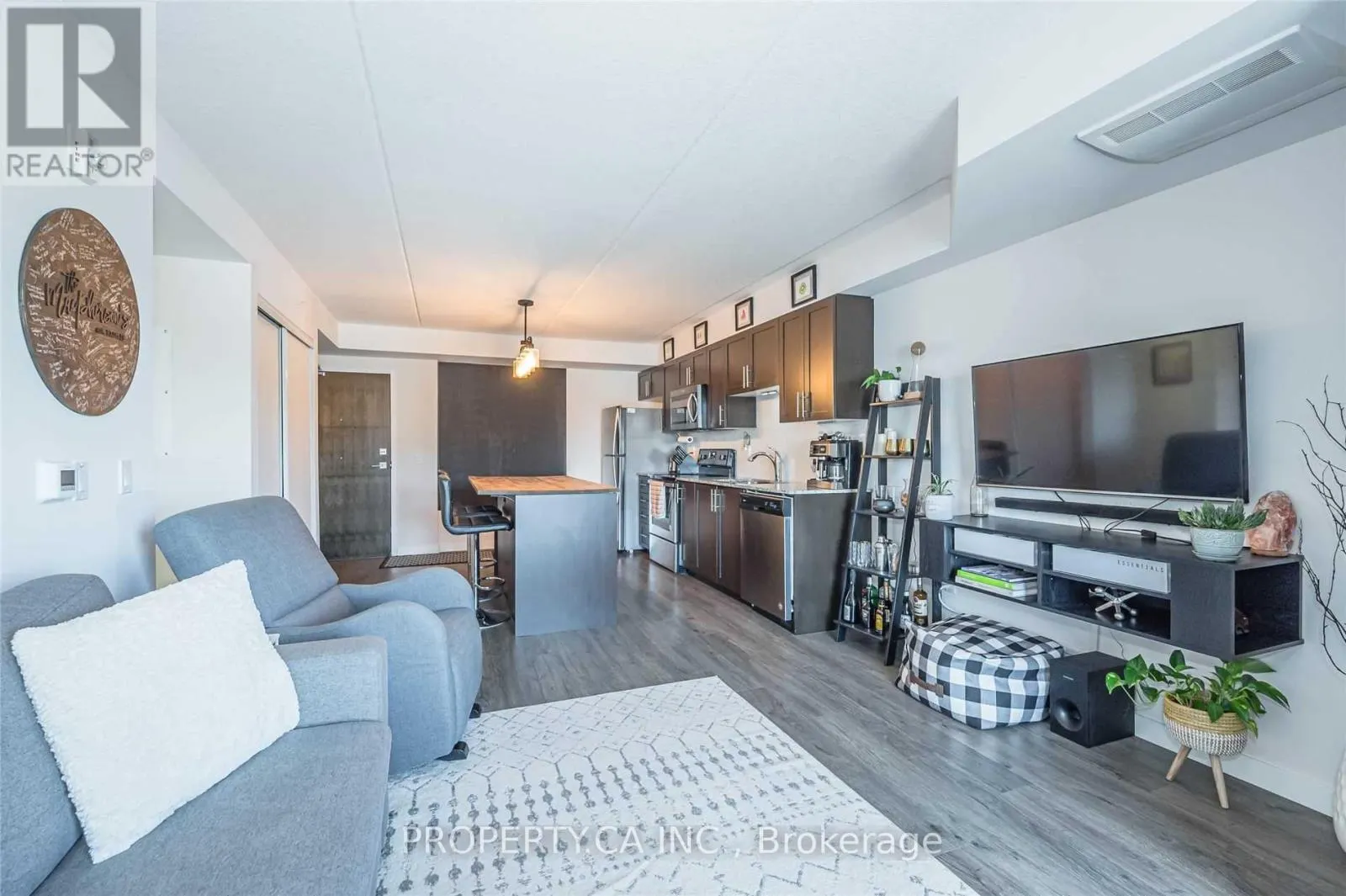 301 - 25 KAY CRESCENT