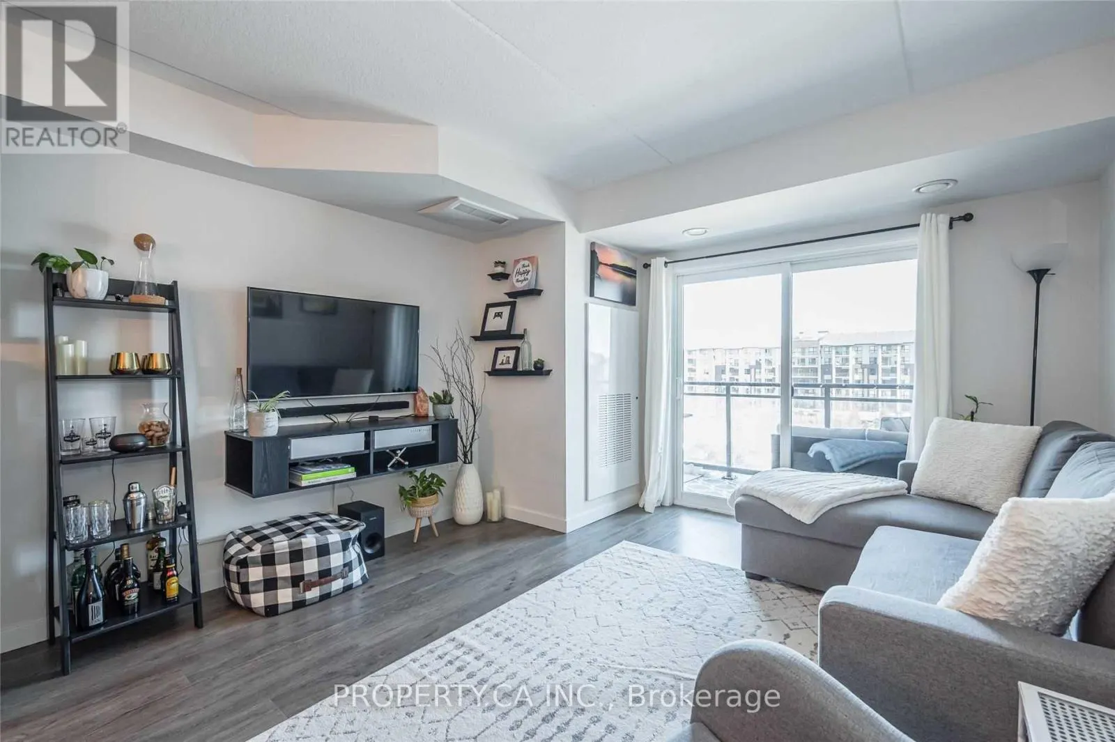 301 - 25 KAY CRESCENT