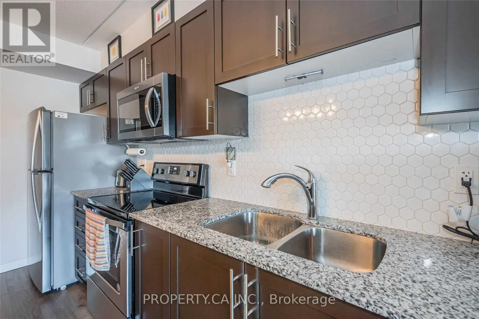 301 - 25 KAY CRESCENT