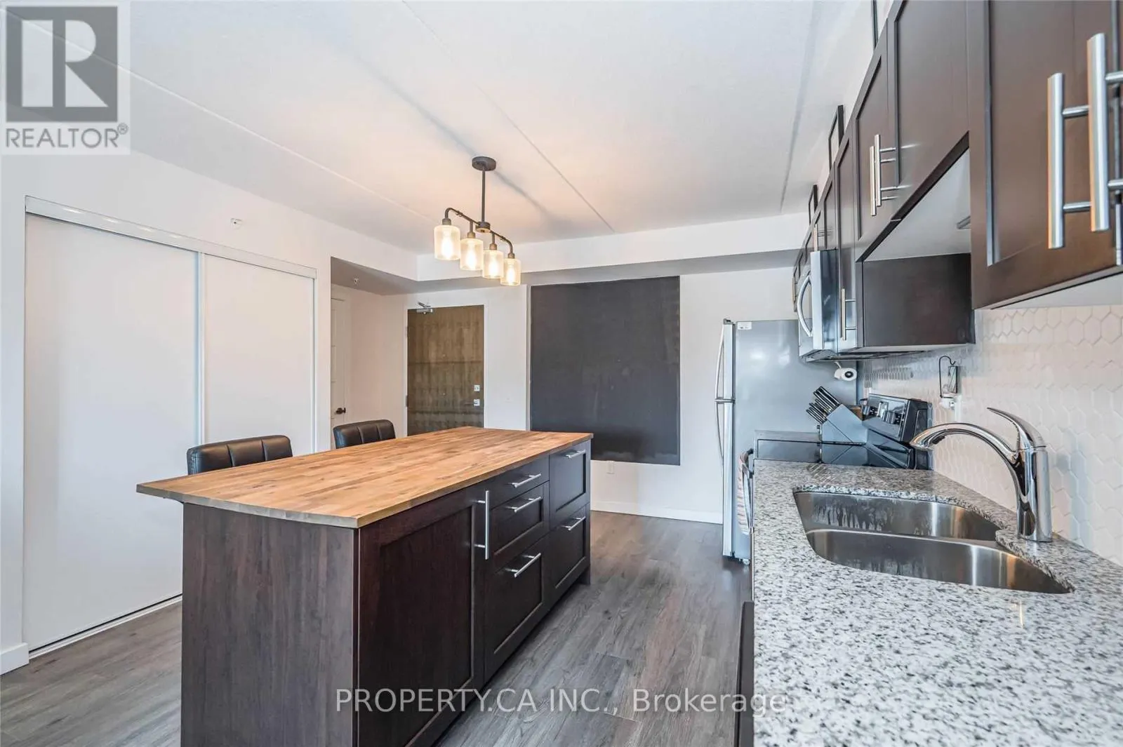 301 - 25 KAY CRESCENT