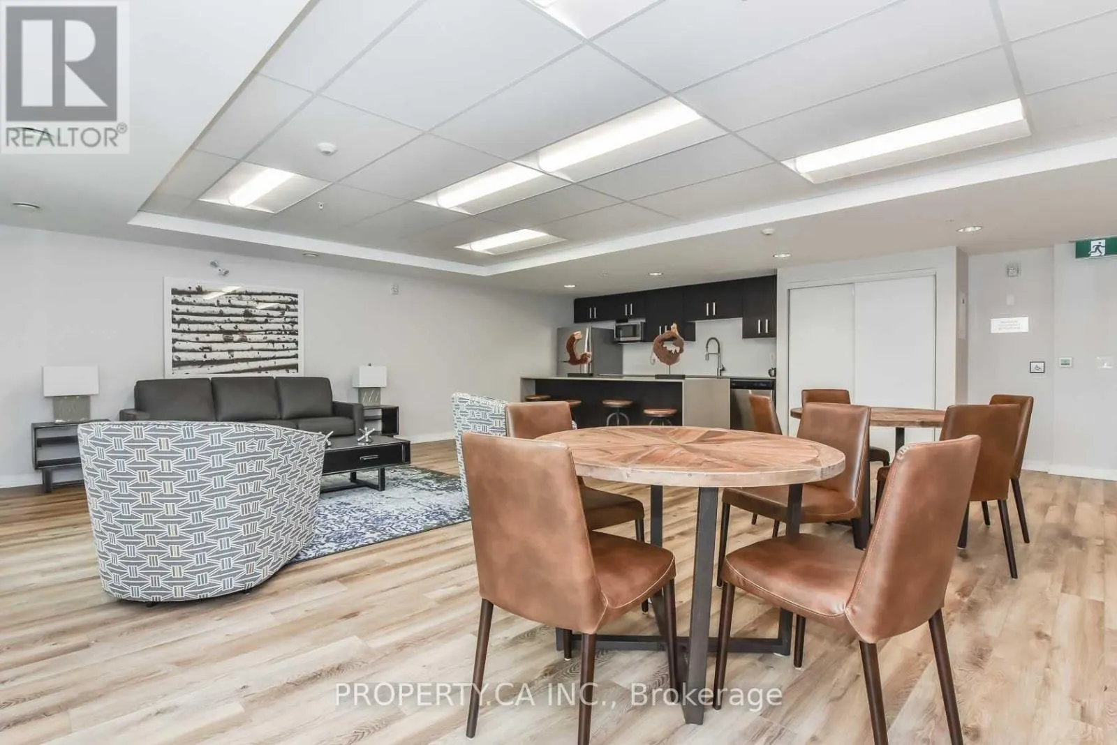 301 - 25 KAY CRESCENT
