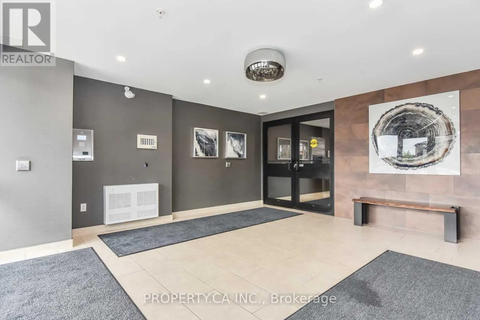 301 - 25 KAY CRESCENT