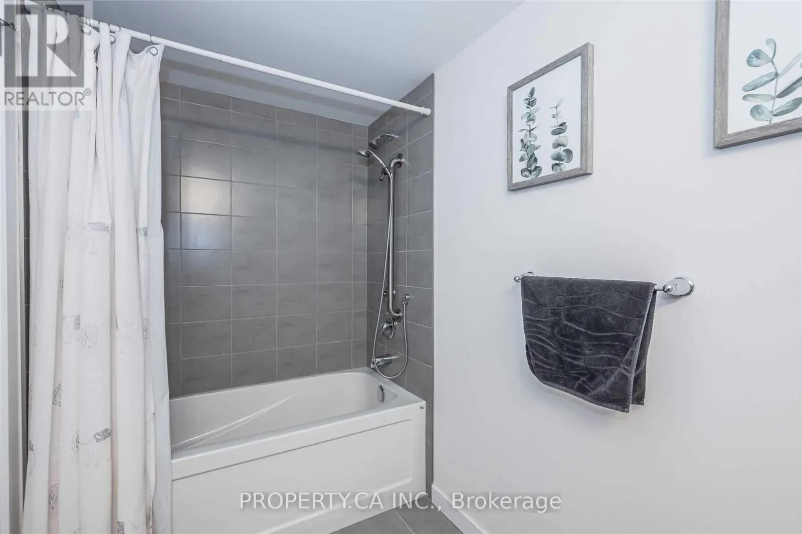 301 - 25 KAY CRESCENT