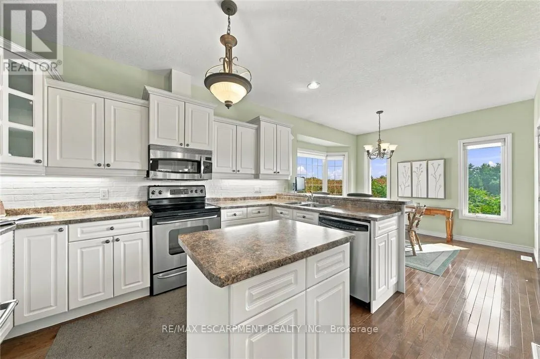 9 - 500 LAKEVIEW DRIVE