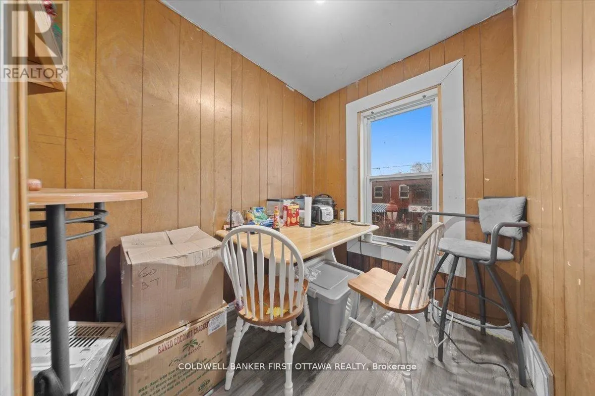 827 SOMERSET STREET W
