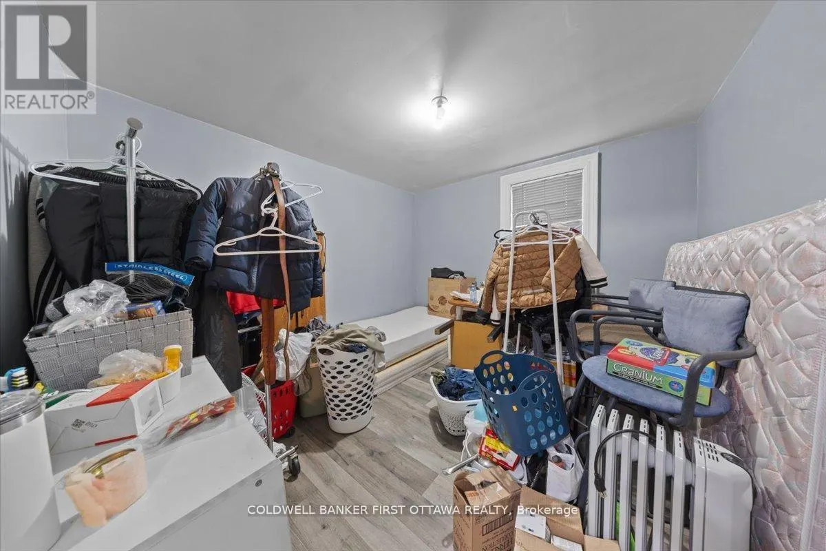 827 SOMERSET STREET W