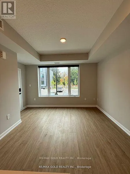 210 - 708 WOOLWICH STREET