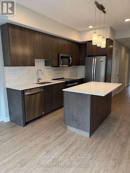 210 - 708 WOOLWICH STREET