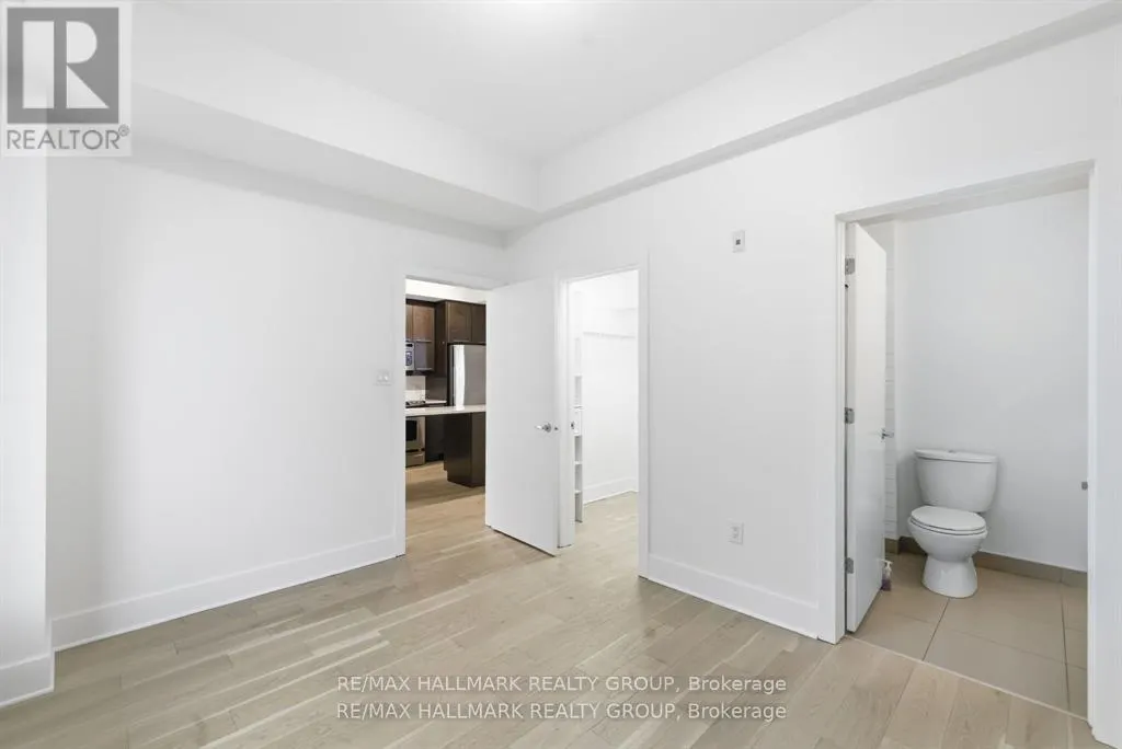 611 - 101 RICHMOND ROAD