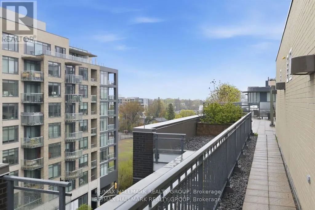 611 - 101 RICHMOND ROAD