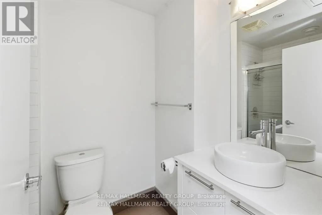 611 - 101 RICHMOND ROAD