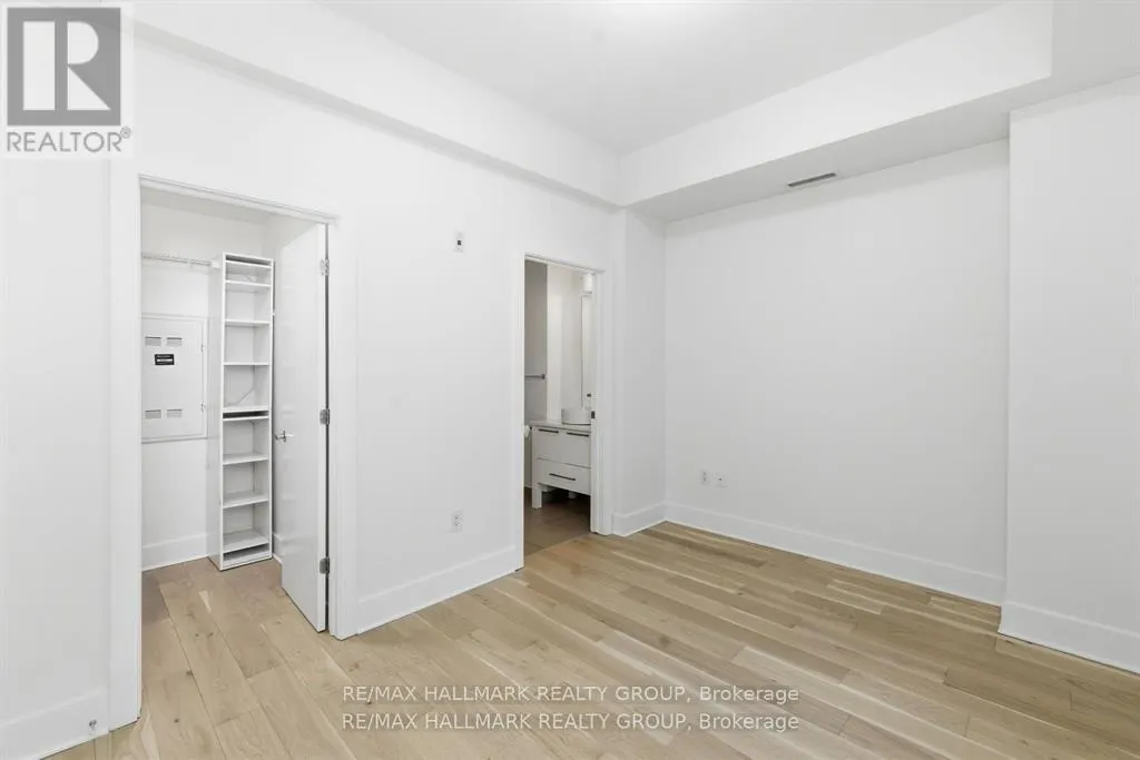 611 - 101 RICHMOND ROAD