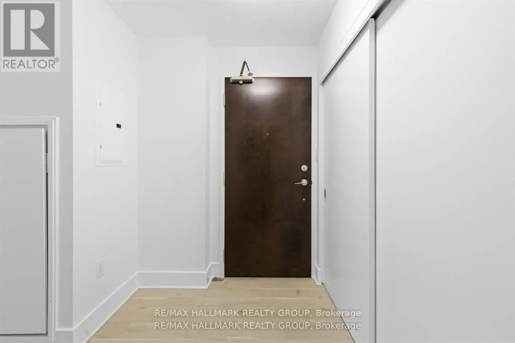 611 - 101 RICHMOND ROAD